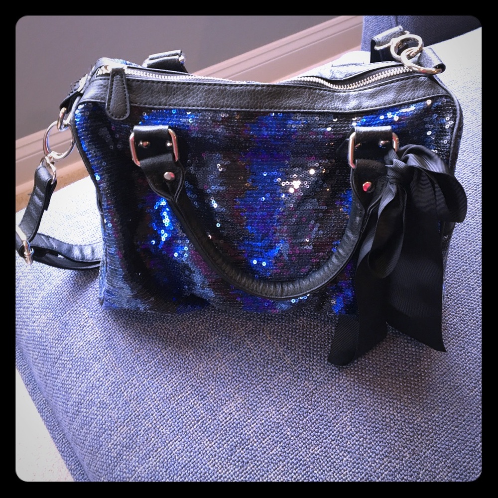 Reduced! Adorable Steve Madden sequined handbag!