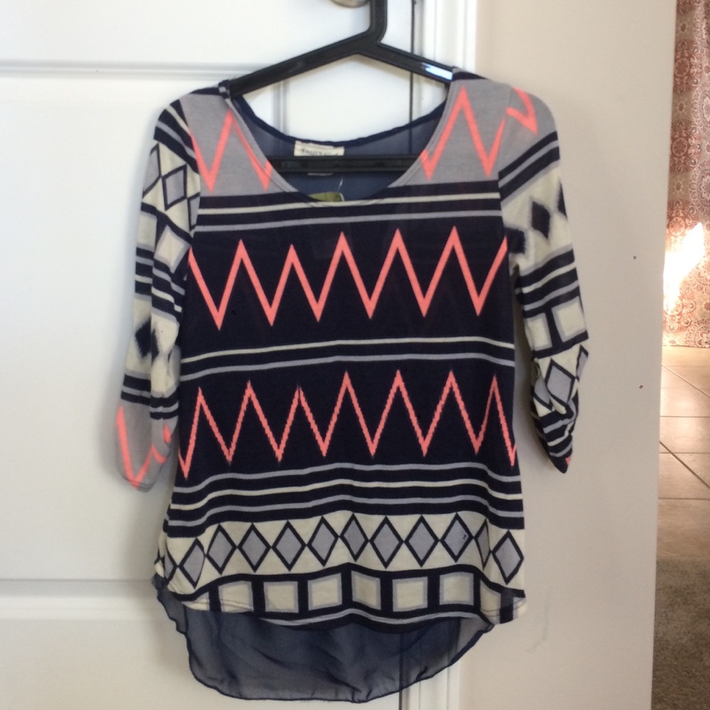 Francesca's Aztec print blouse NWT