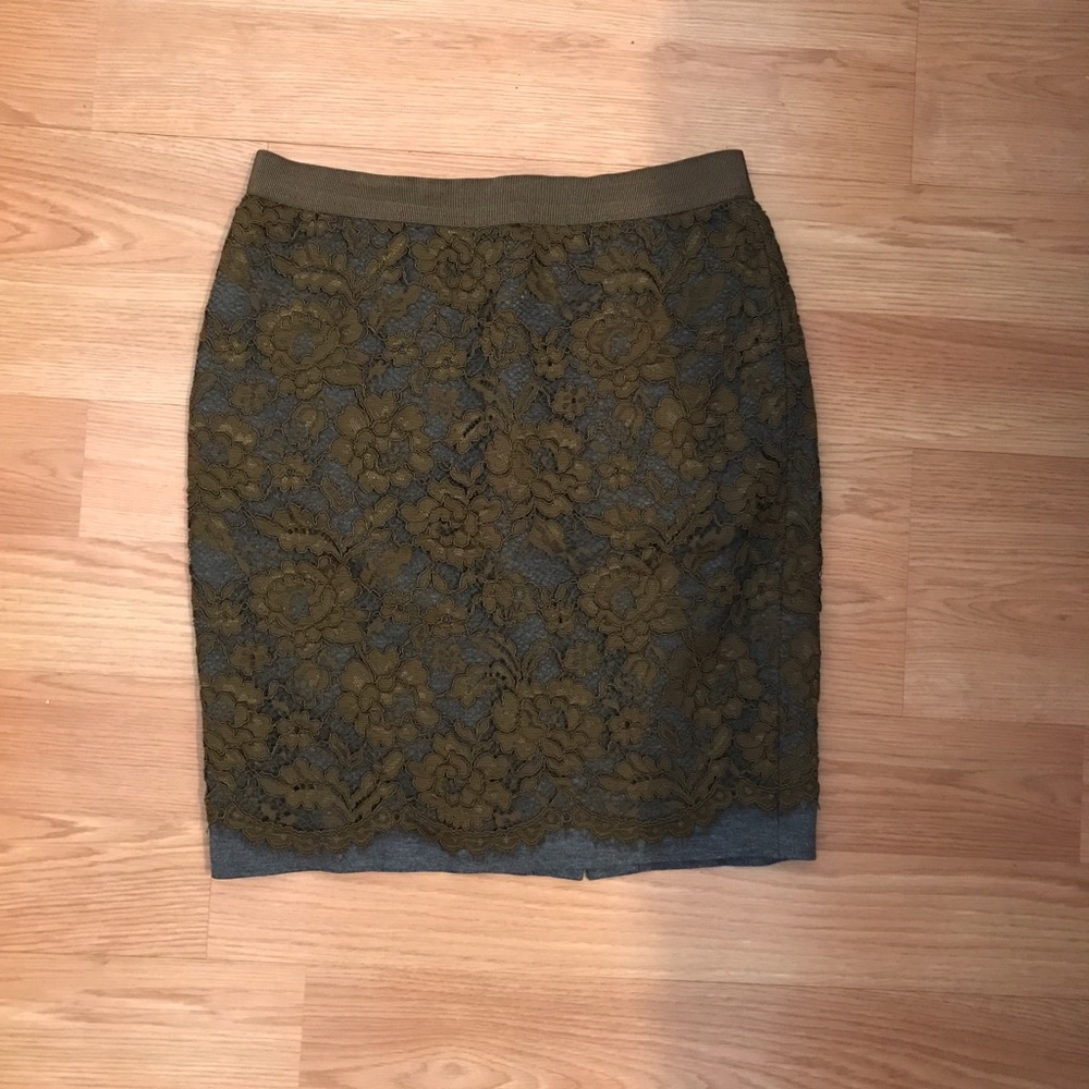 EUC lace overlay pencil skirt