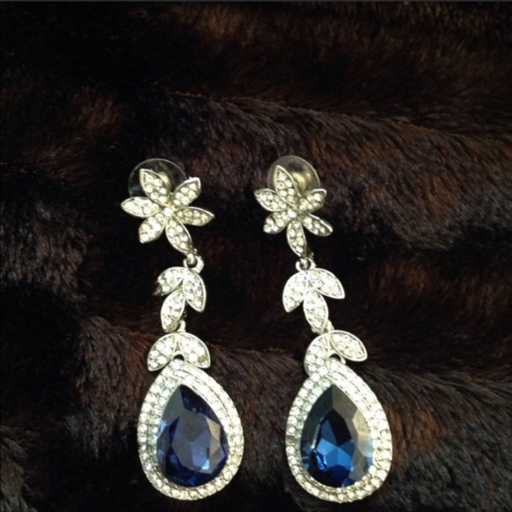 Beautiful Custom Jewelry Set - Picture 3 of 4