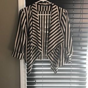 Cropped stripped blazer