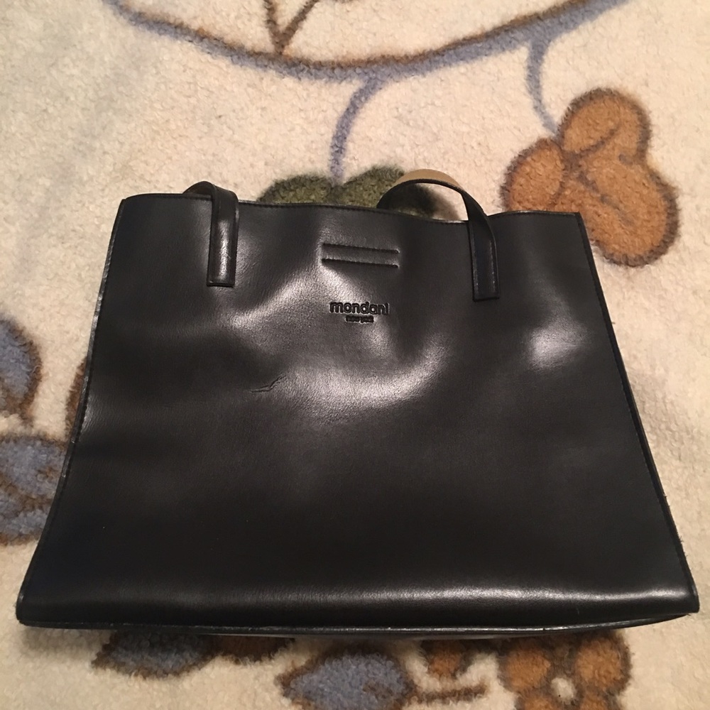Black shoulder bag