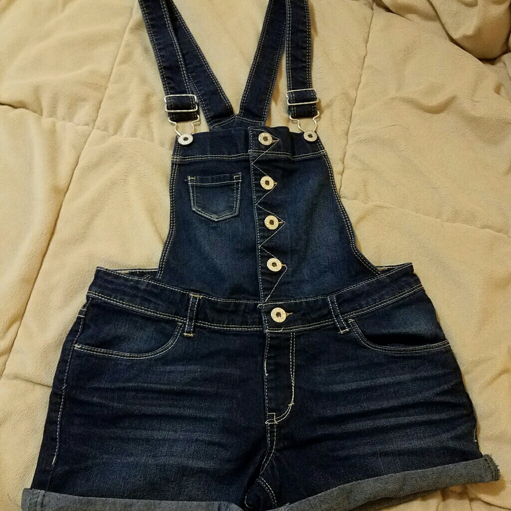 NWOT Levi's Overall Shorts