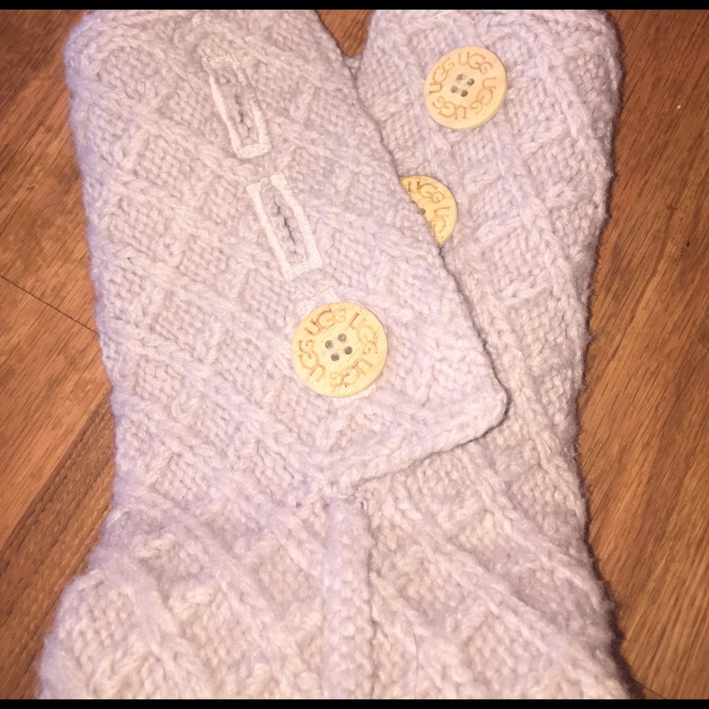 Uggs - Picture 3 of 4