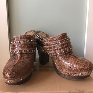 Vince Camuto Clogs