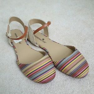 Darling multi-colored flats.