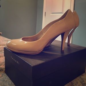 Tahari Pumps