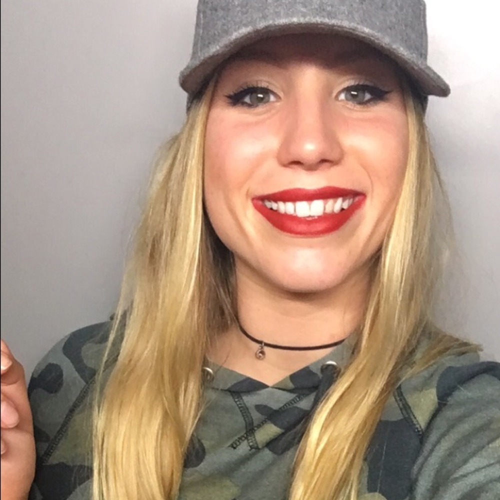 Meet your Posher, Samantha