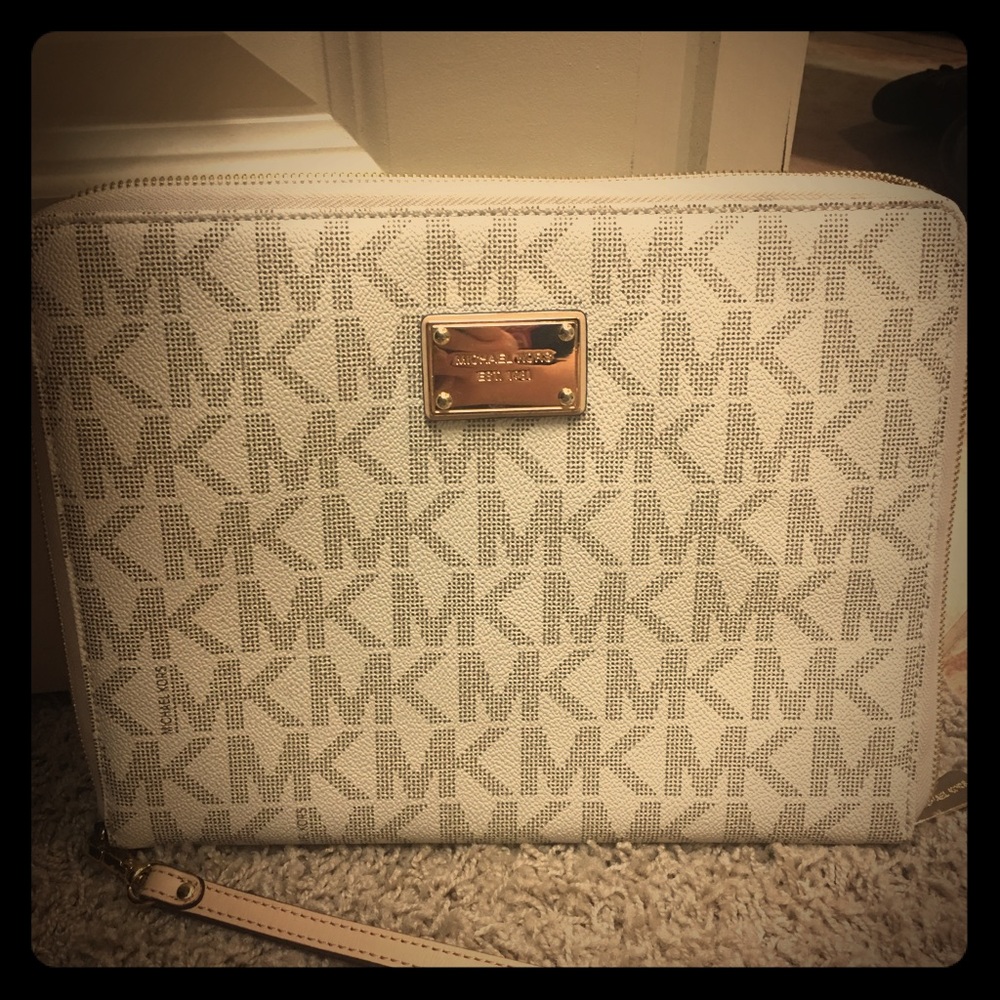 MK IPAD wallet