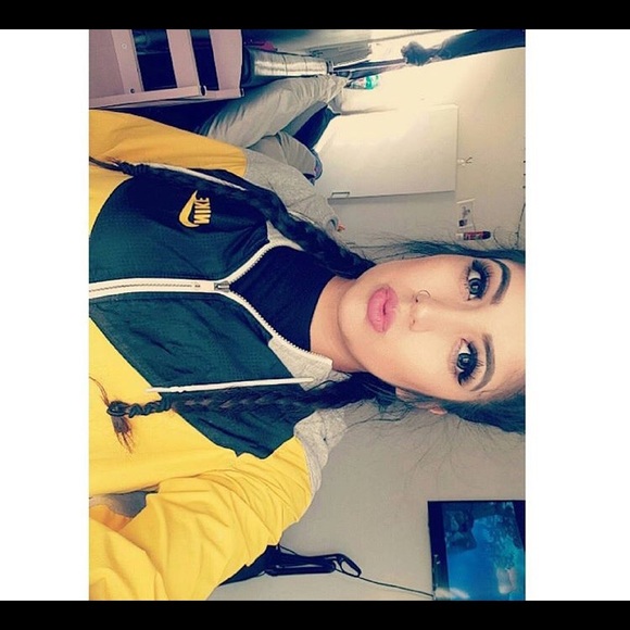 Meet your Posher, Daniela - Picture 1 of 1