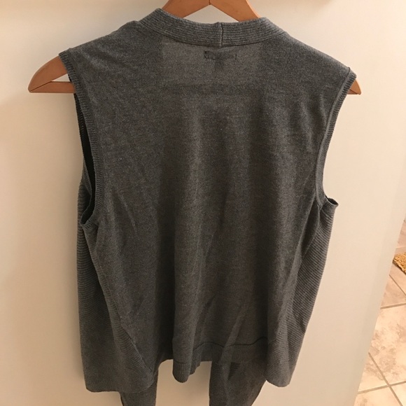 Apt 9. Vest - Picture 4 of 4