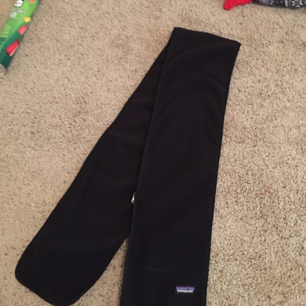 Black Patagonia scarf