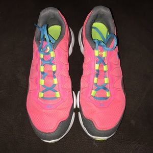 Women's Under Armor shoes