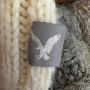 American Eagle cable knit scarf
