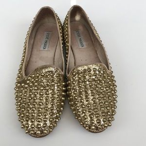 Spiked flats