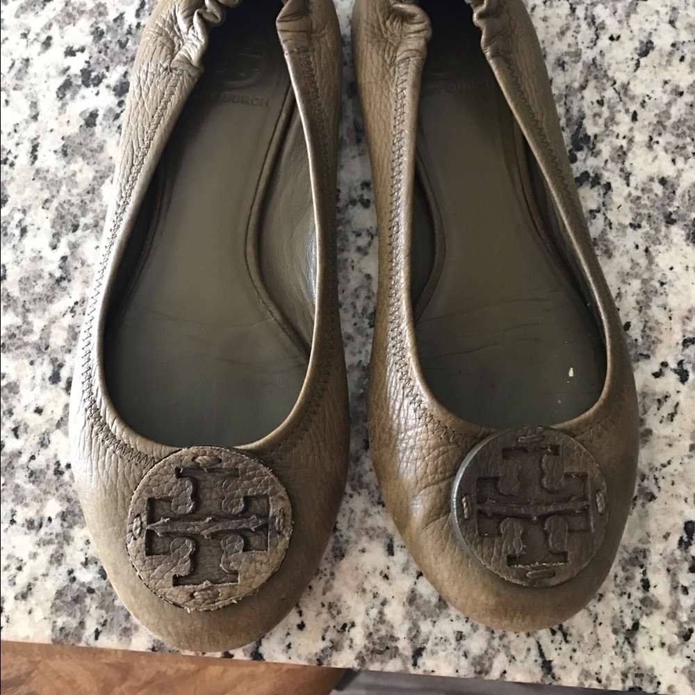 Olive Tory Burch flats.