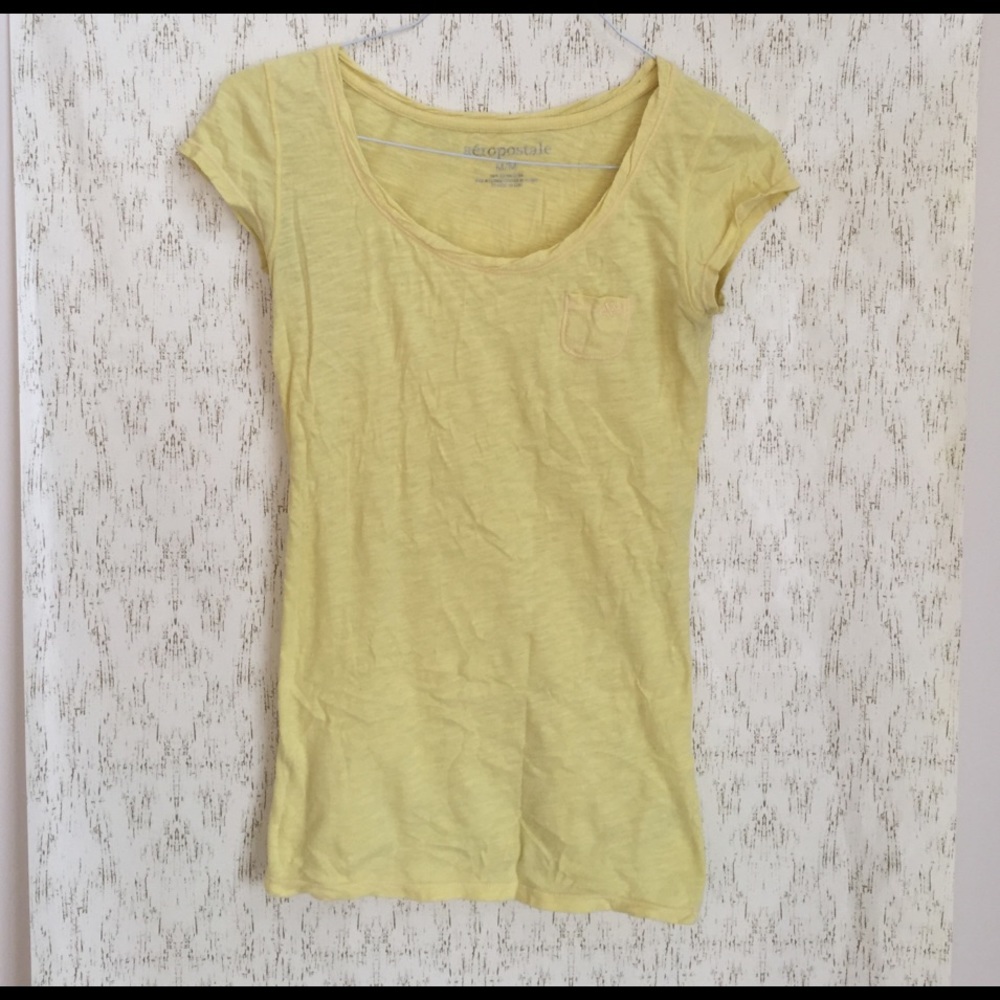 🎉🎉Yellow tee with pocket detail