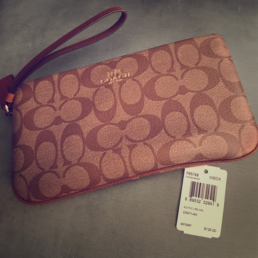 Large Coach wristlet in khaki/Saddle NWT