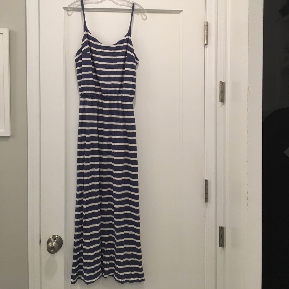 Gap size extra small blue and white maxi dress