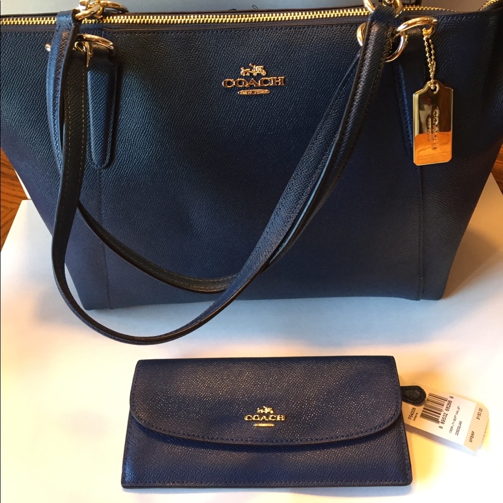 🆕PRICE FIRM Coach Blue Ava Tote. Tote ONLY