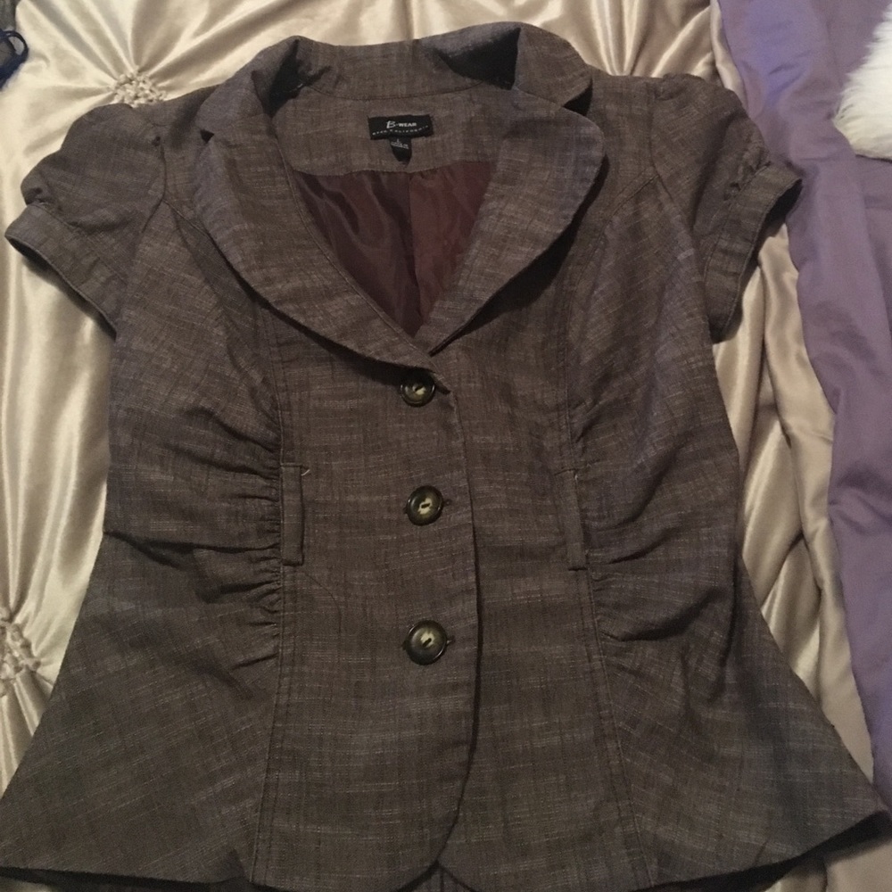 Brown short sleeve blazer