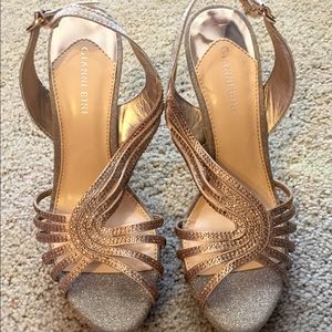 Gianni Bini gold glitter heels