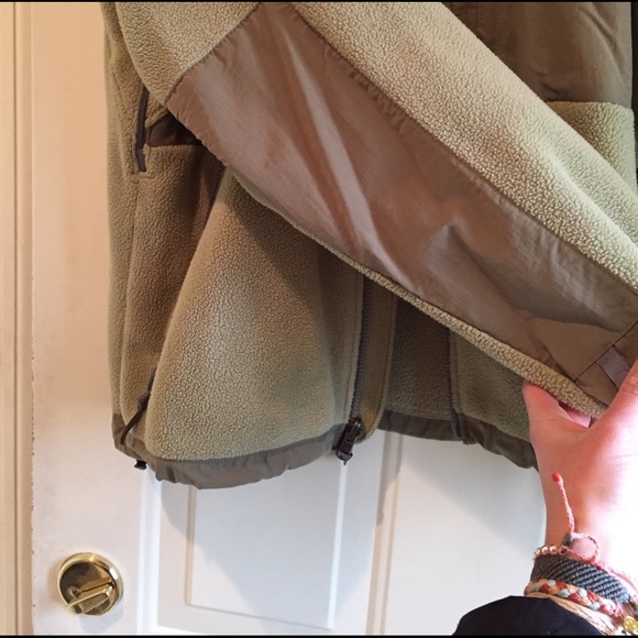 Thick GREEN OR WHITE North face - Picture 3 of 4