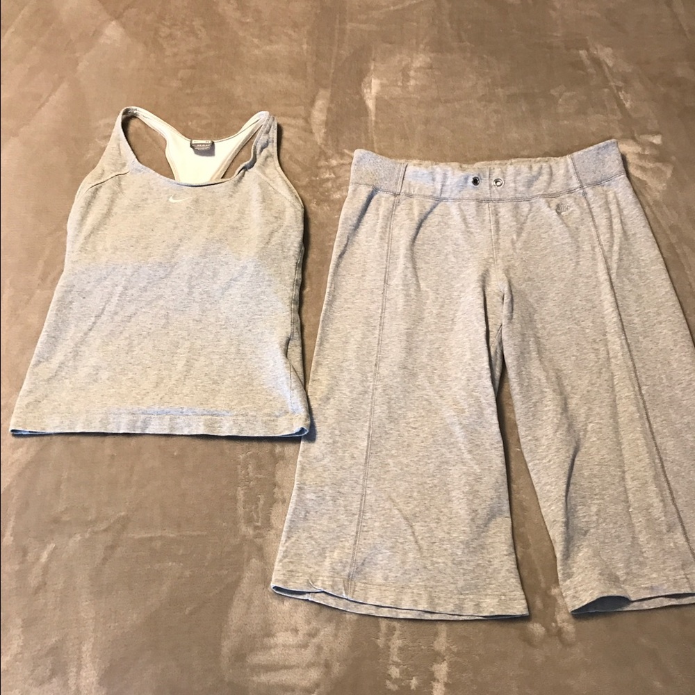 Fitness capris and tank top set.