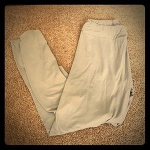 Grey t/c LuLaRoe leggings!
