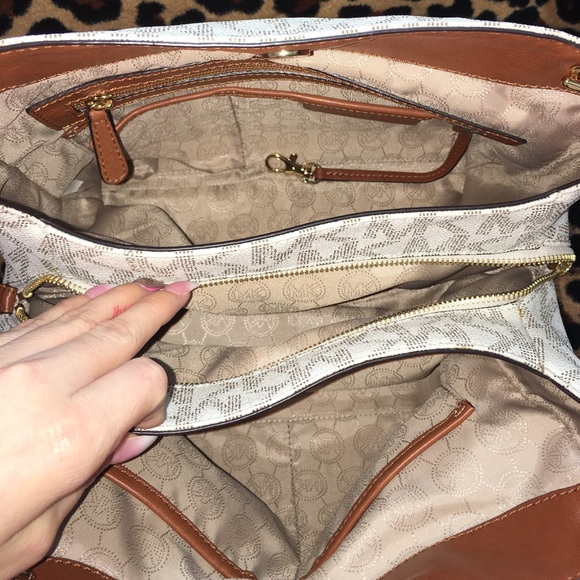 Michael Kors Jet set Chain Crossbody Vanilla Brown Mk Logo  Michael Kors Purse : \