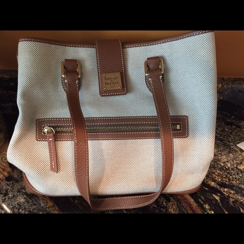 Dooney & Bourke bag