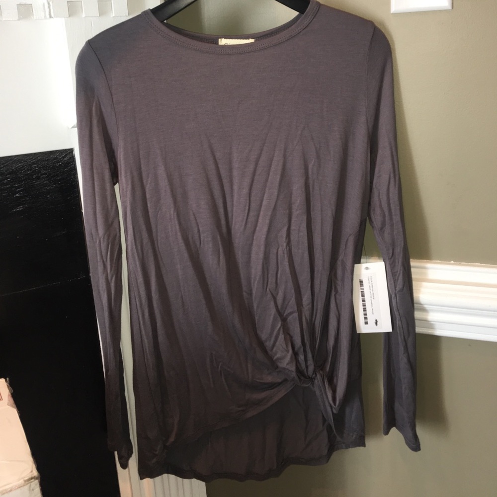 Ginger G Charcoal Knotted Piko Style Top