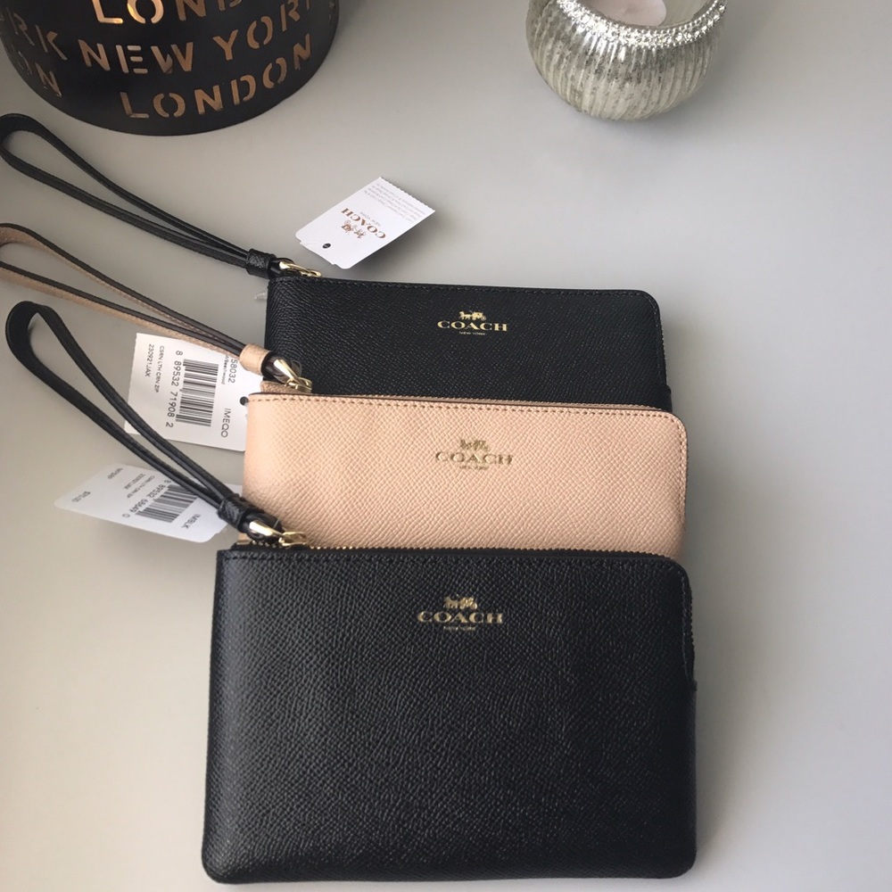 1 LEFT‼️ Coach Leather Wristlets