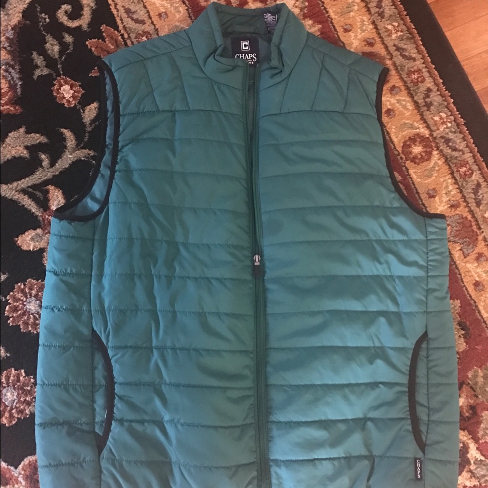 NWOT Large green vest with black trim