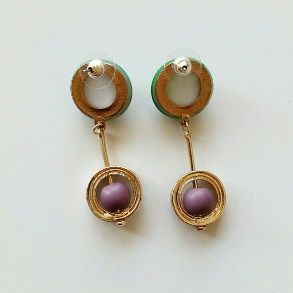 Retro/Vintage Style Earrings - Picture 4 of 4