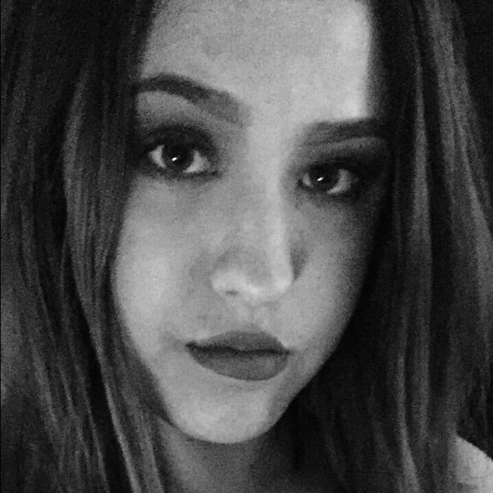 Meet your Posher, Becca