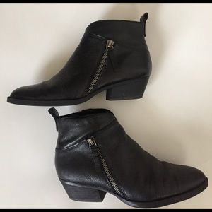 NINE WEST LEATHER BOOTS.  size 6