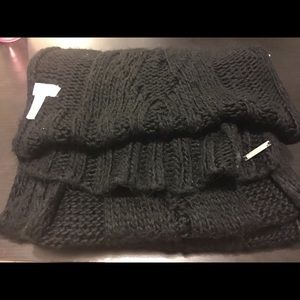 Michael Kors Knitted Scarf