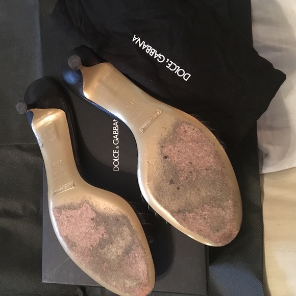 LIKE NEW DOLCE & GABBANA blk sandal. Size 9 1/2! - Picture 2 of 4