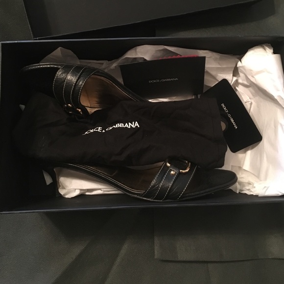 LIKE NEW DOLCE & GABBANA blk sandal. Size 9 1/2! - Picture 3 of 4
