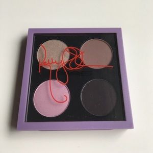 Limited edition "Kelly Osbourne" Eyeshadow palette