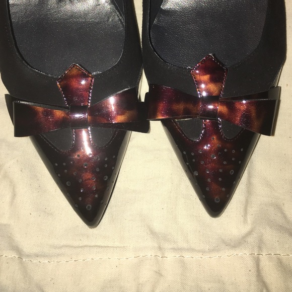 LIKE NEW black STUART WEITZMAN pump, BARELY USED! - Picture 4 of 4