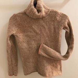 Beautiful lambs wool sweater❄️