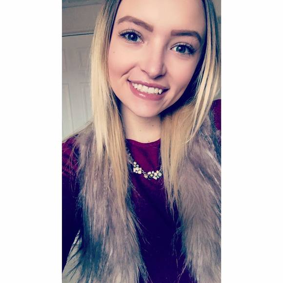 Meet your Posher, Kylee - Picture 1 of 1