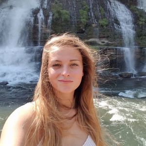 Meet your Posher, Adrianna