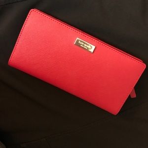 🎉ON SALE🎉 NWT KS Newbury Lane Stacy-Dynasty Red