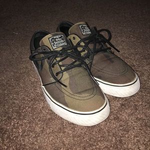 Camo Janoskis