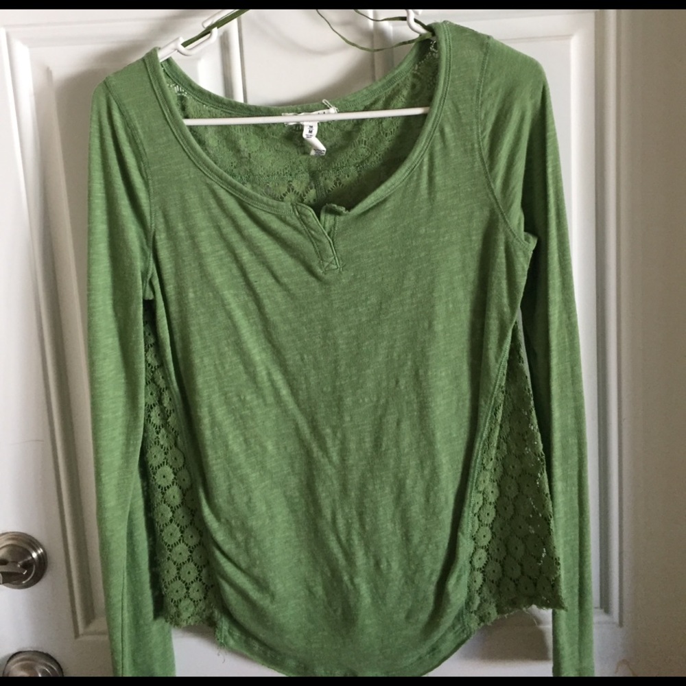 Lightweight tee
