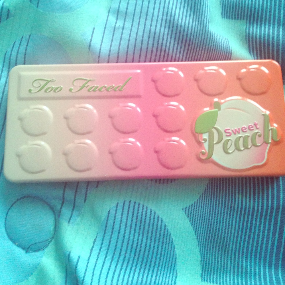 Too faced sweet peach palette