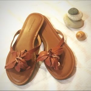 🌸 Banana Republic Leather Sandals 7